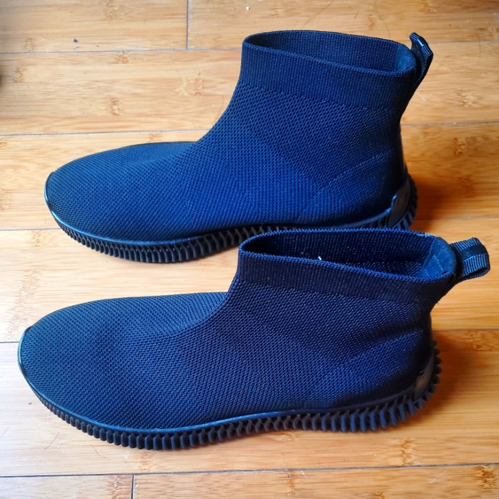 Aldo NEW BLACK womens sock sneakers. Size 8.
